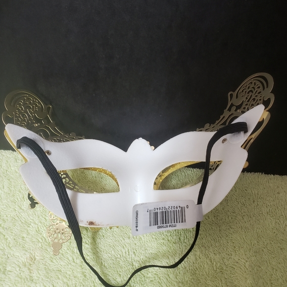 Gold & White Masquerade Mask - Picture 4 of 4